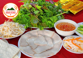 Bánh Tráng Phơi Sương Cuốn Thịt Luộc - Thịt Đùi 